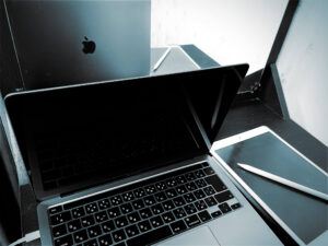 ipadとMacBookの画像